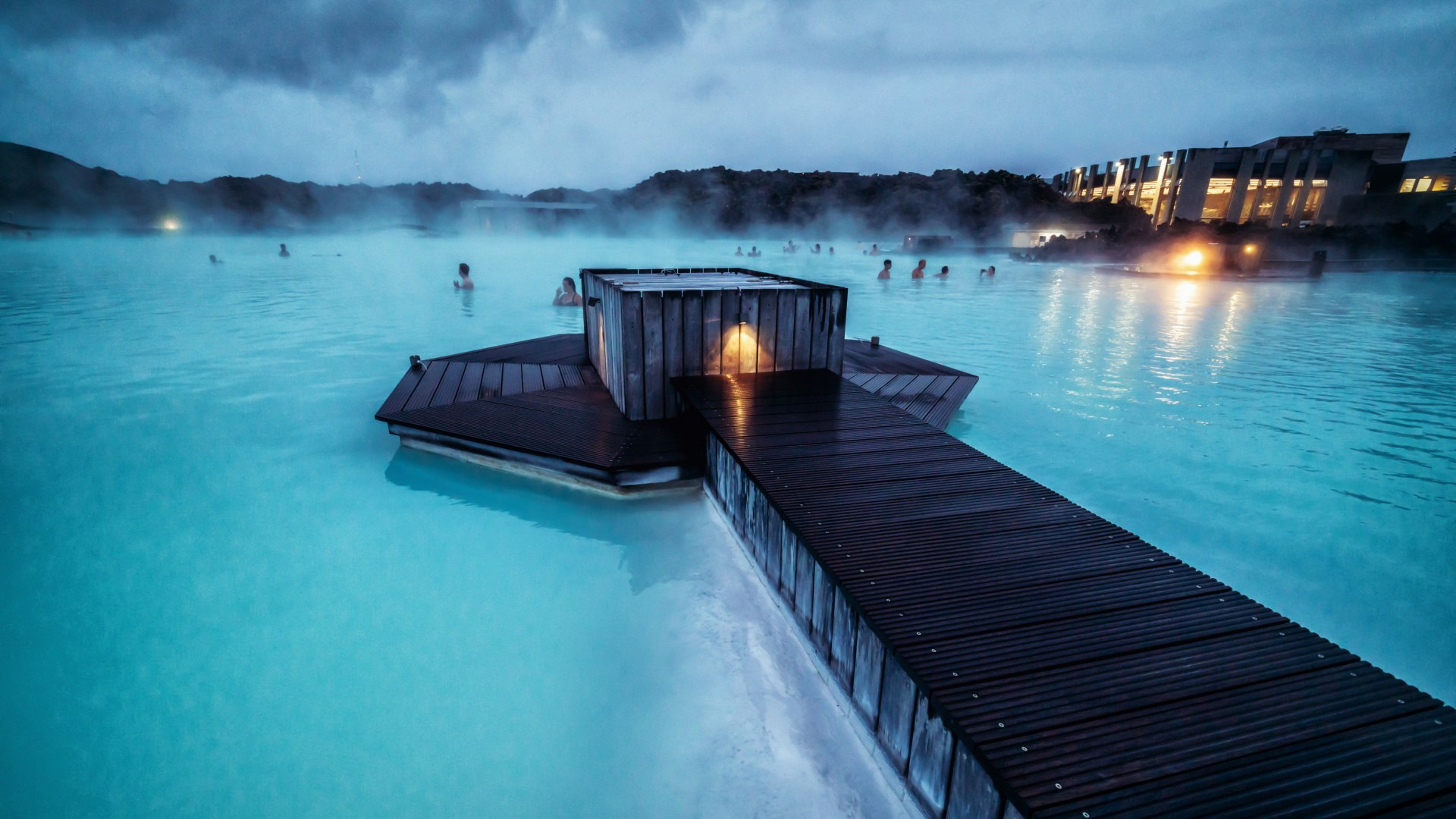 blue lagoon geothermal spa iceland